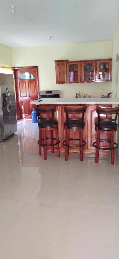 Royal Vybez Vacation Homes Spanish Town Εξωτερικό φωτογραφία