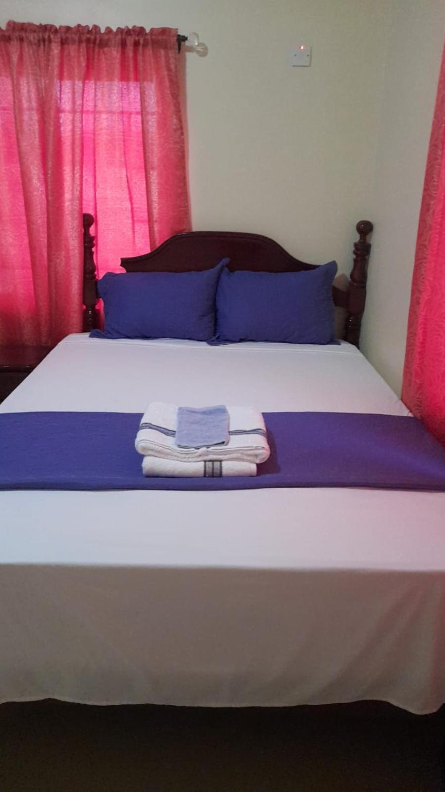 Royal Vybez Vacation Homes Spanish Town Εξωτερικό φωτογραφία