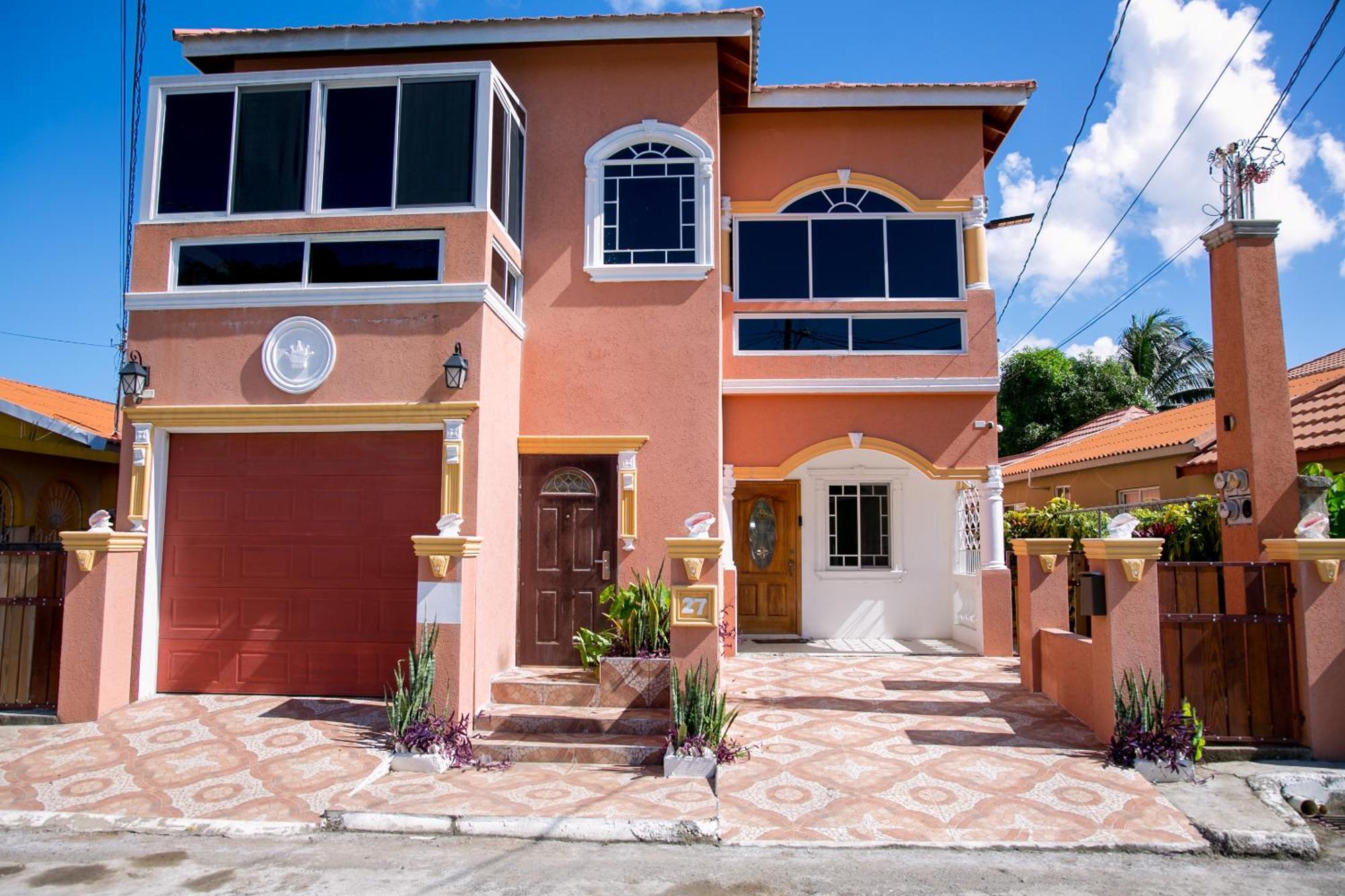 Royal Vybez Vacation Homes Spanish Town Εξωτερικό φωτογραφία